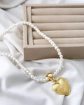 Colar de pérola Folheado ouro 18k com pingente coração martelado