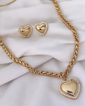 Conjunto Folheado a ouro 18k coração com borda cravejada.