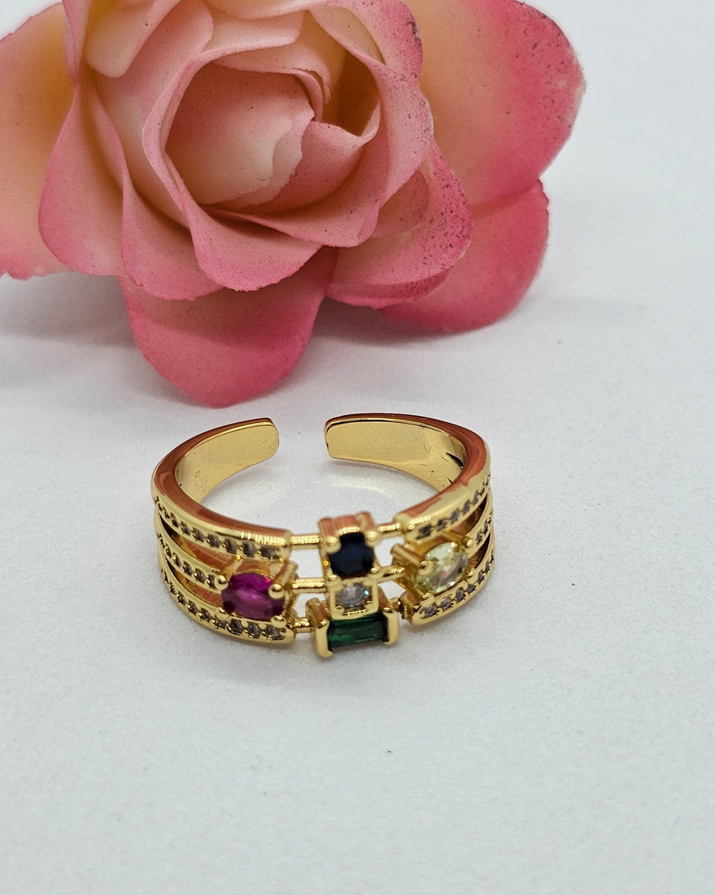 Anel semijoias 18k zirconias coloridas e zirconias cristal cravejada regulável.