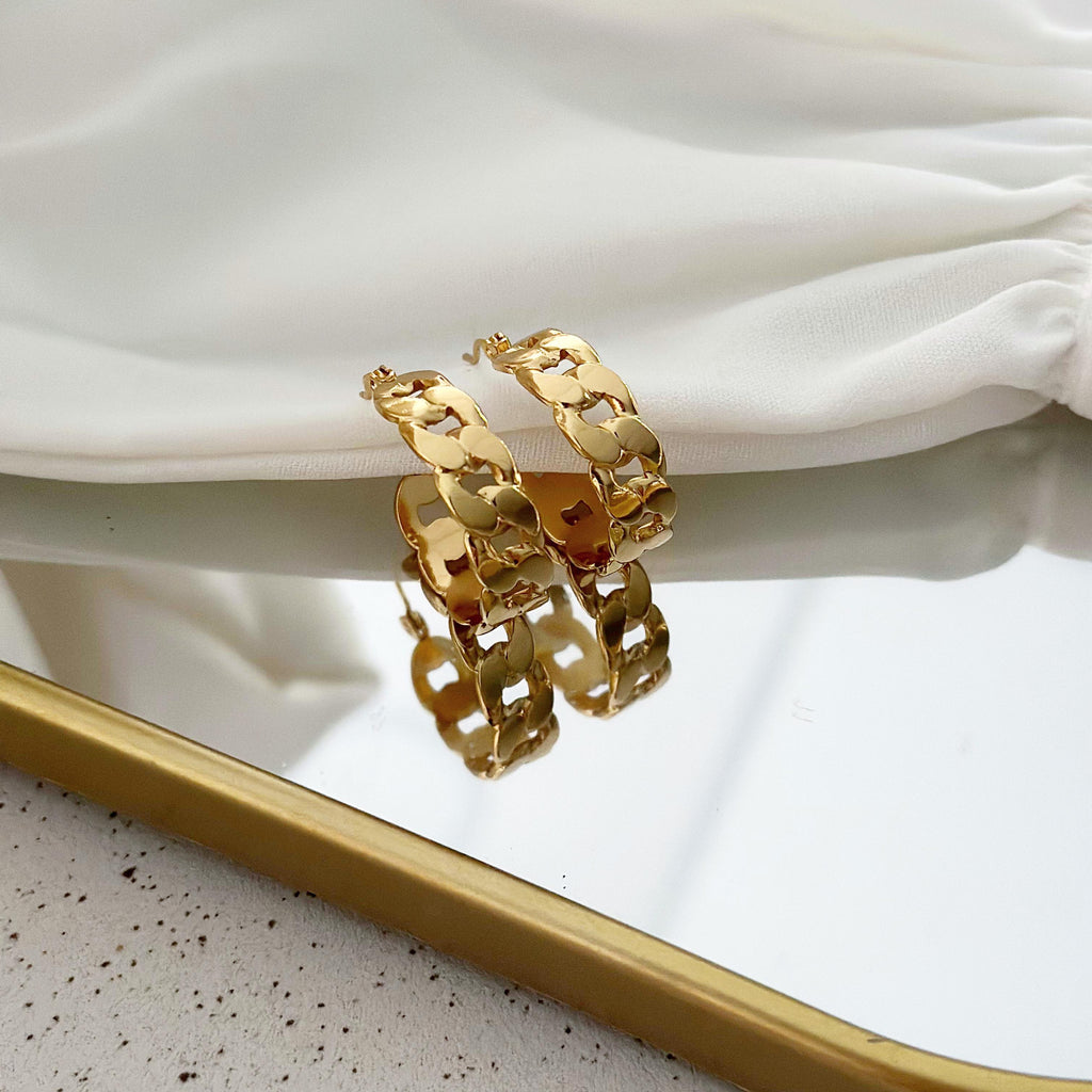 Argola click  folheada a ouro 18k corrente elos