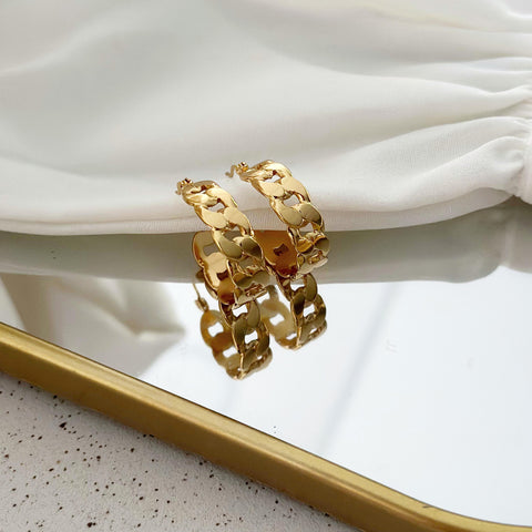 Argola click  folheada a ouro 18k corrente elos