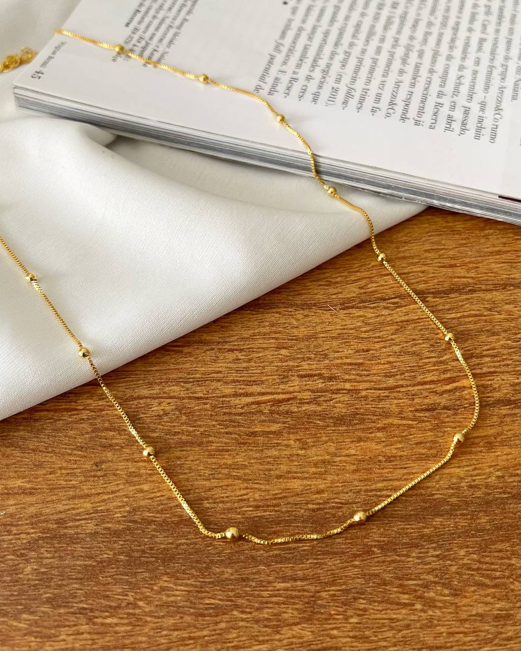 Colar Folheado a ouro 18k Detalhado com bolinhas.