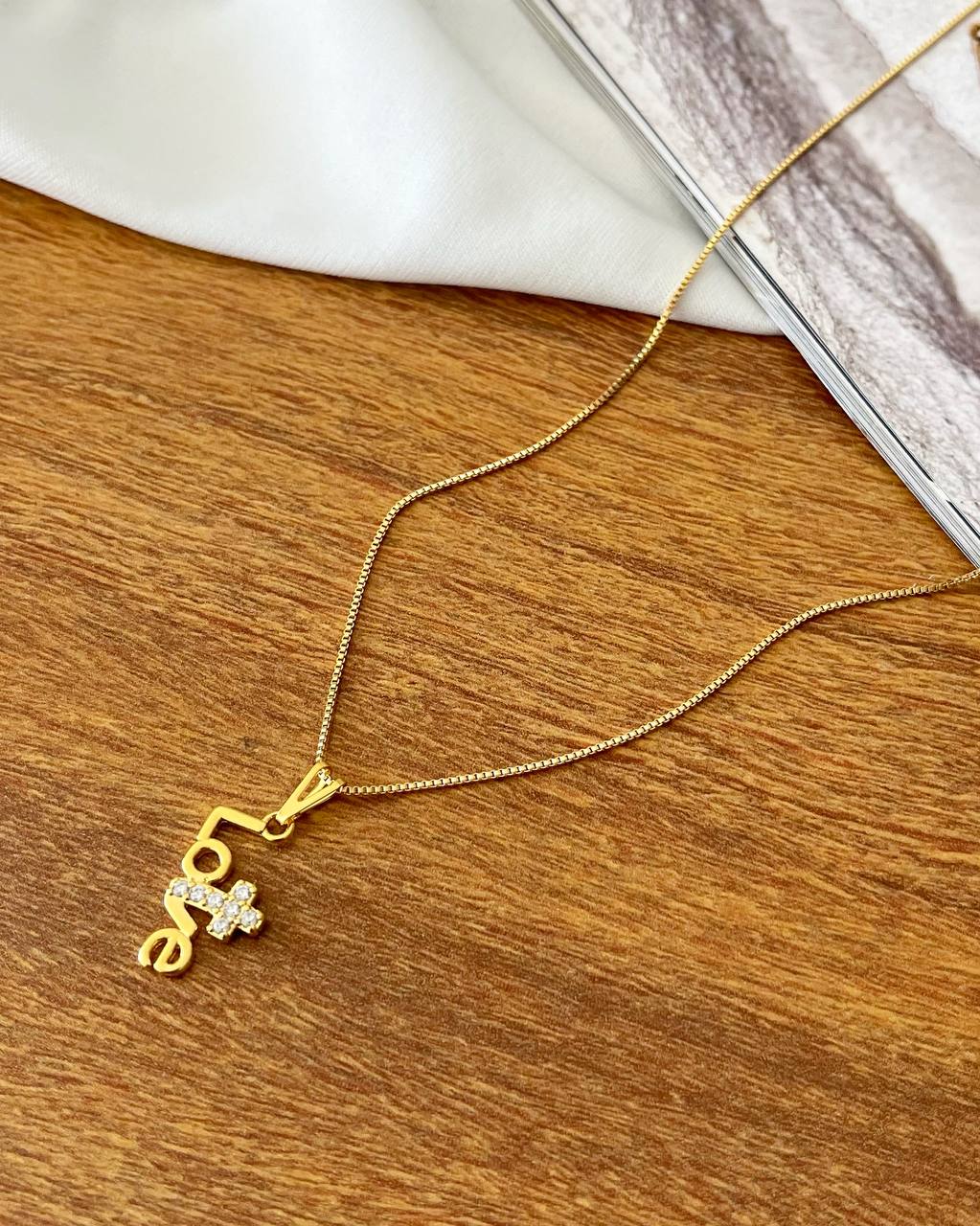 Colar Folheado ouro 18k Dourado ouro 18k veneziana LOVE