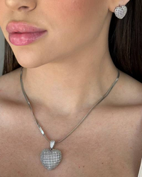 Conjunto Folheado a prata laminado com coração cravejado.