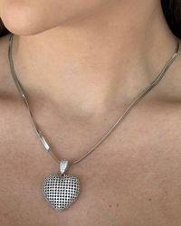Conjunto Folheado a prata laminado com coração cravejado.