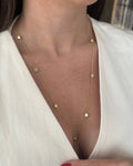 Colar Folheado a ouro 18k Longo com mini corações espaçados.