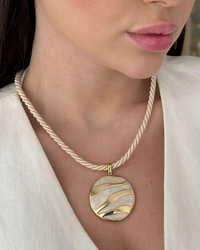 Colar Boho Chic Pingente resinado
