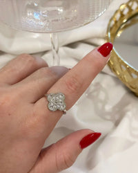 Anel Folheado prata inspiração Virginia cristal com zirconias tamanho 18/19